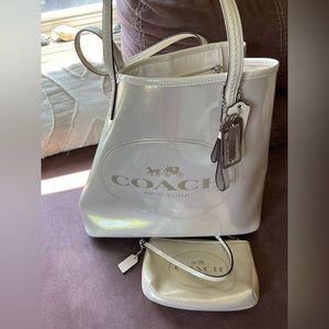 Large coach purse and wristlet